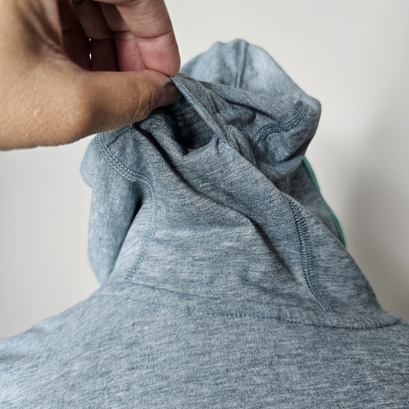 Nike Running Women's Dri-Fit Hooded Long-sleeved Pullover Shirt, Small - Picture 6 of 16